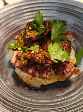 Ensalada de patatas con pulpo asado